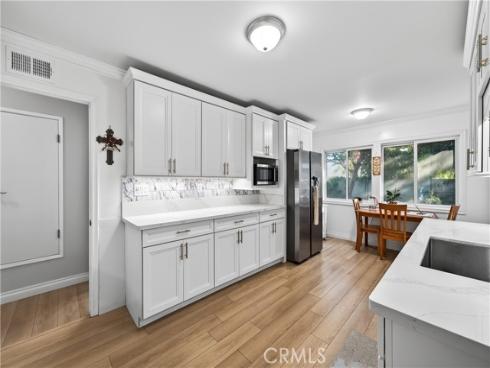 17562  Laurie  , Tustin, CA