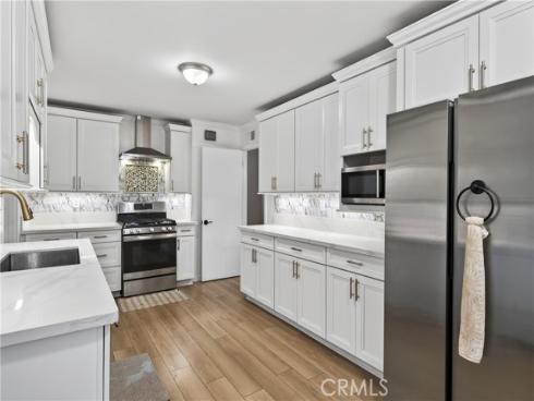 17562  Laurie  , Tustin, CA