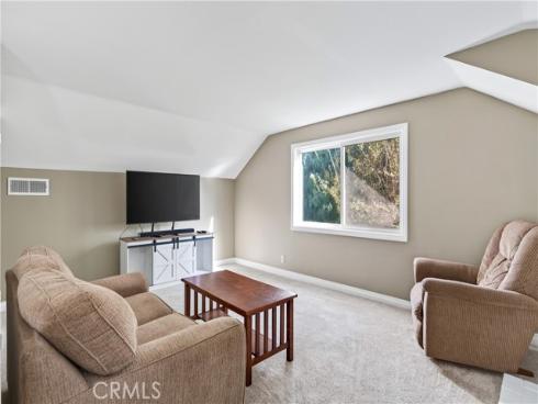 17562  Laurie  , Tustin, CA