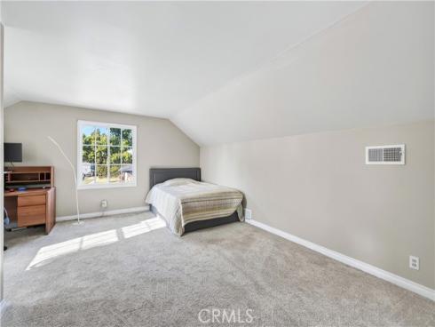 17562  Laurie  , Tustin, CA