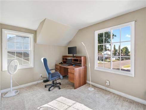 17562  Laurie  , Tustin, CA