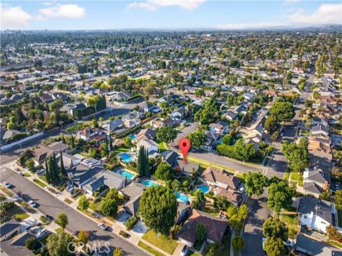 17562  Laurie  , Tustin, CA