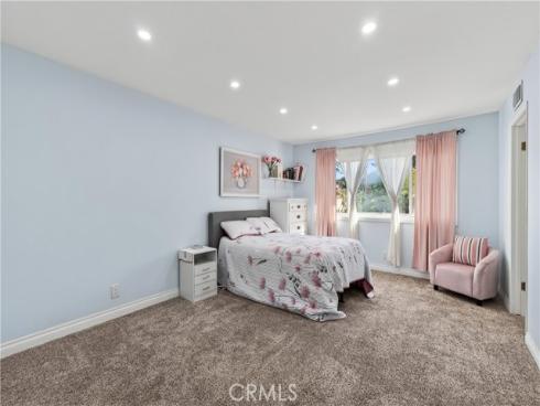 17562  Laurie  , Tustin, CA