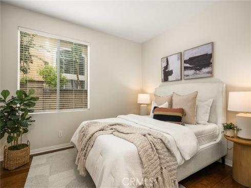 10940  Tantlinger  , Tustin, CA