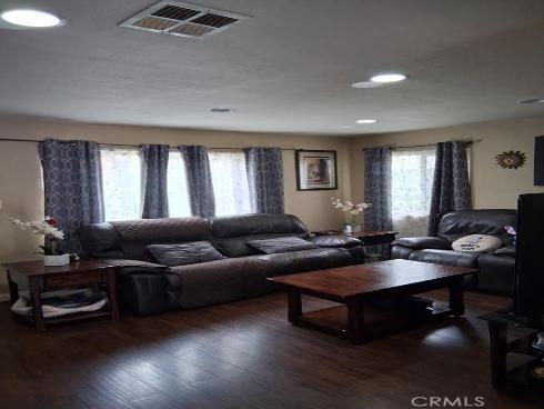 1777  Mitchell  29  Avenue, Tustin, CA