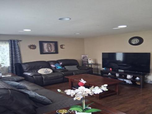 1777  Mitchell  29  Avenue, Tustin, CA