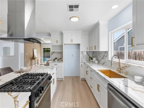 14032  Woodlawn  , Tustin, CA