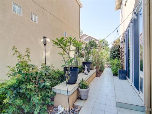 13069  Arborwalk  , Tustin, CA