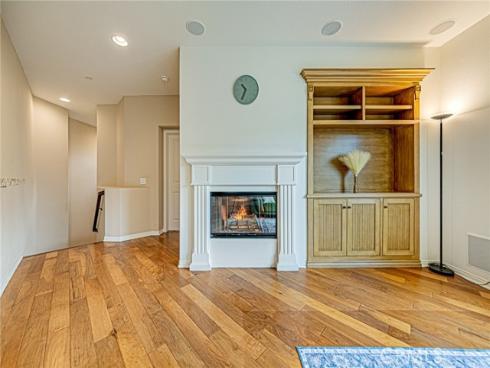 15229  Columbus Square  , Tustin, CA