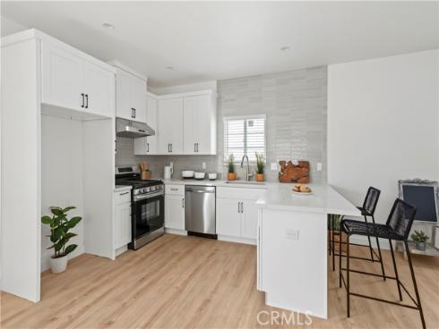 1056  Walter   Avenue, Tustin, CA