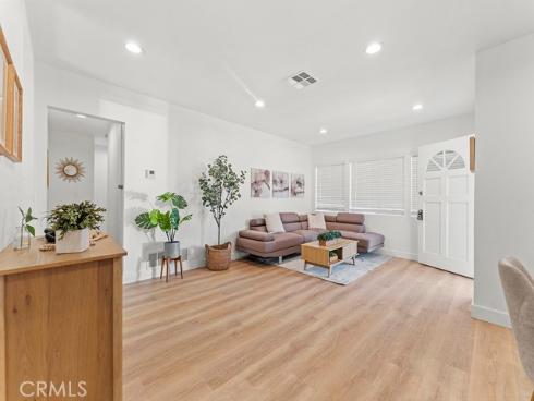 1056  Walter   Avenue, Tustin, CA