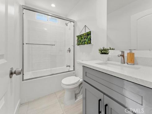 1056  Walter   Avenue, Tustin, CA