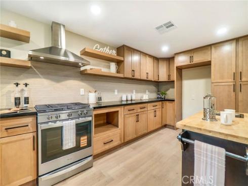 1381  Penrith  , Tustin, CA