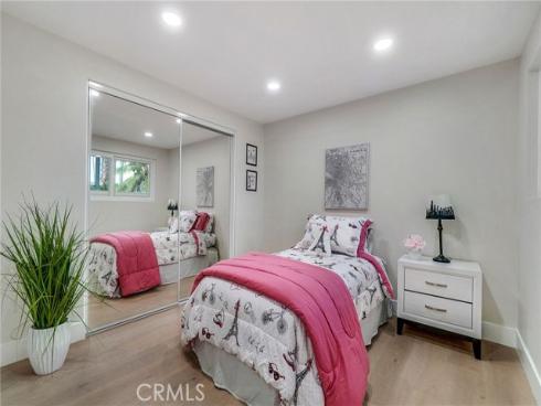 1381  Penrith  , Tustin, CA