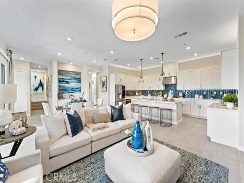 419  Transport  , Tustin, CA