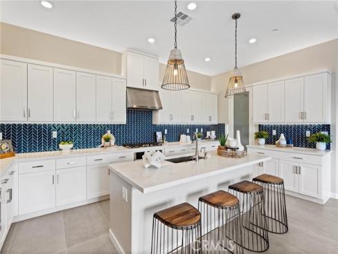 419  Transport  , Tustin, CA