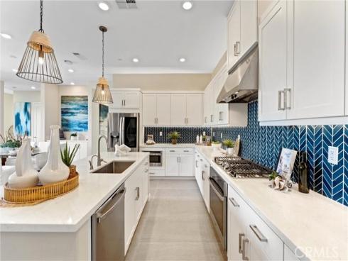 419  Transport  , Tustin, CA