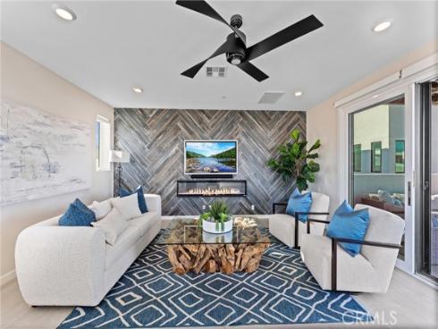 419  Transport  , Tustin, CA