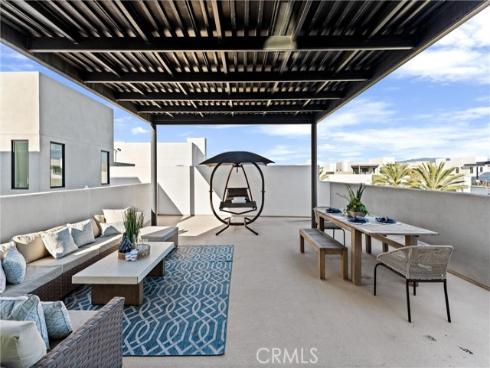 419  Transport  , Tustin, CA