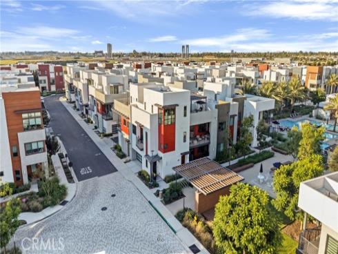 419  Transport  , Tustin, CA