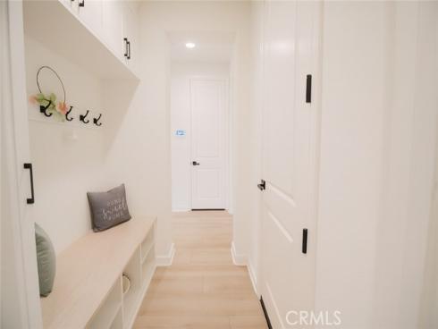 279  Barnes  , Tustin, CA