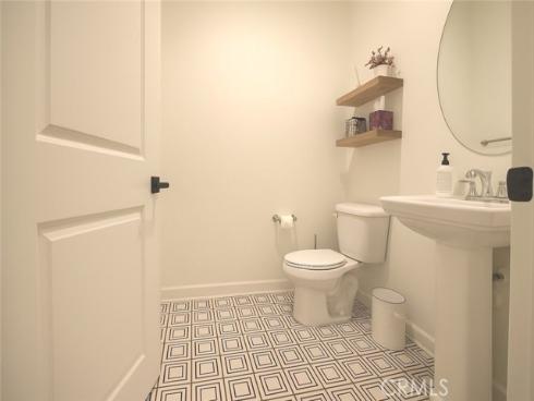 279  Barnes  , Tustin, CA