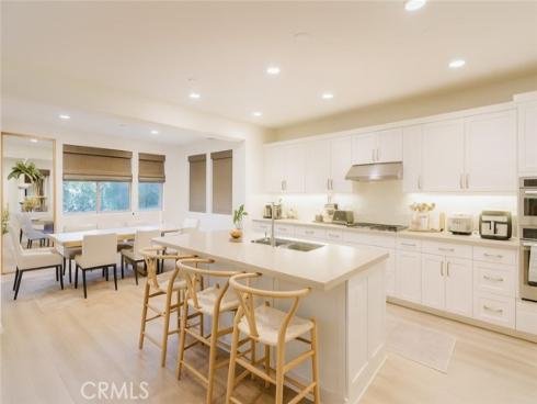 279  Barnes  , Tustin, CA