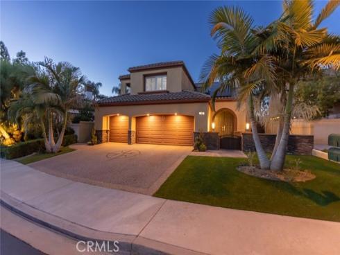 2605  Augusta  , Tustin, CA