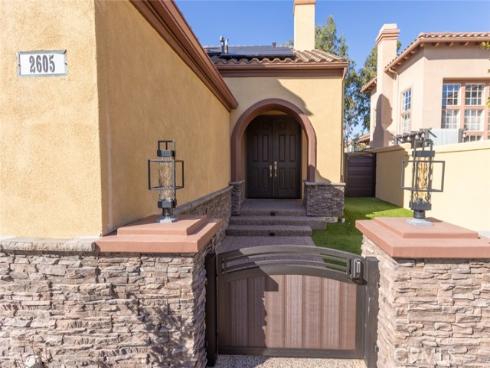 2605  Augusta  , Tustin, CA