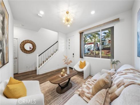 159  Waypoint  , Tustin, CA