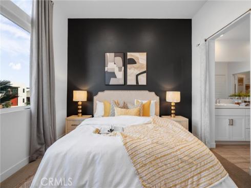 159  Waypoint  , Tustin, CA