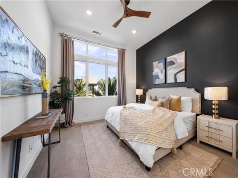 159  Waypoint  , Tustin, CA