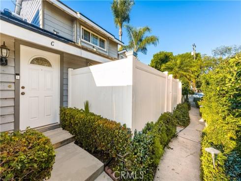 1062  Walnut  C  Street, Tustin, CA