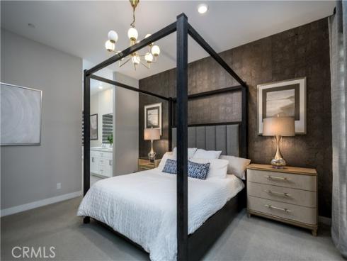 413  Transport  , Tustin, CA