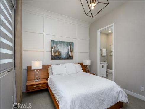 413  Transport  , Tustin, CA