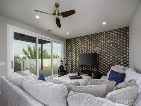 413  Transport  , Tustin, CA