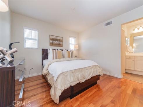 10  Flyers  , Tustin, CA