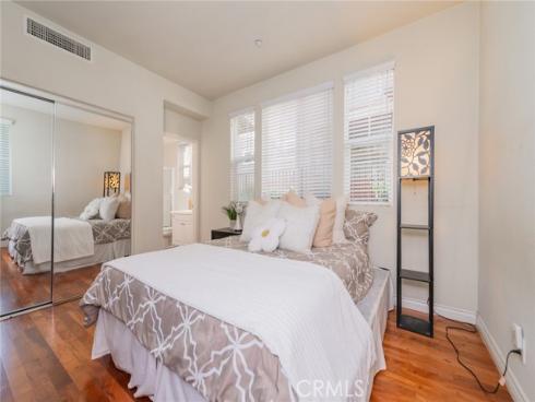 10  Flyers  , Tustin, CA