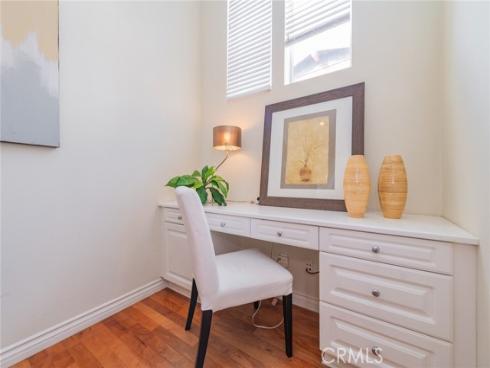 10  Flyers  , Tustin, CA