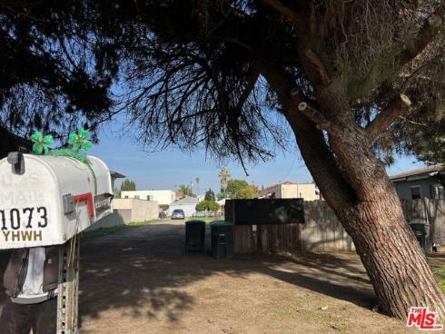 1071-1073 Walnut Street