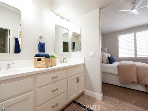 2340  Sunningdale  , Tustin, CA