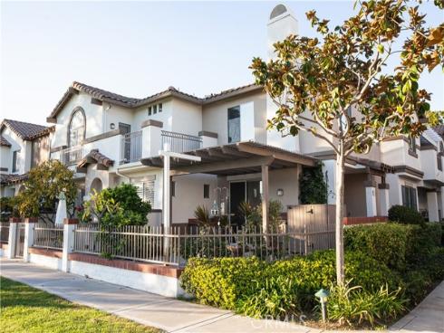 2340  Sunningdale  , Tustin, CA