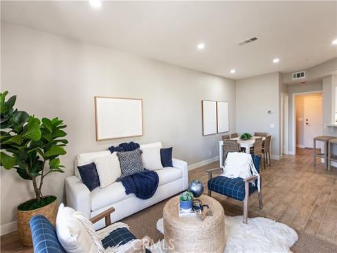 2340  Sunningdale  , Tustin, CA