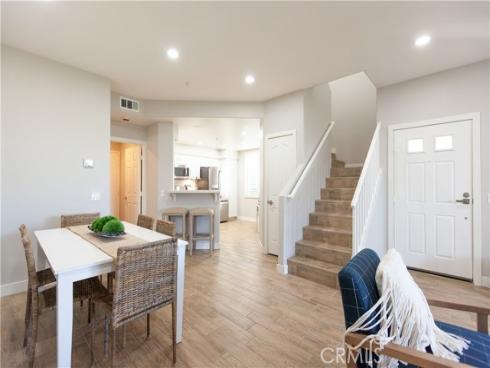 2340  Sunningdale  , Tustin, CA