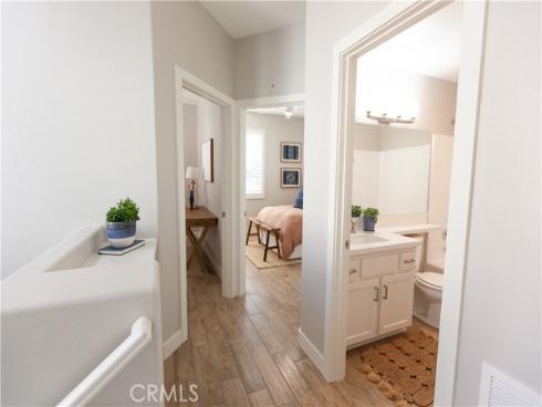 2340  Sunningdale  , Tustin, CA