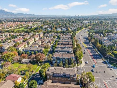 374 Aviator , Tustin, CA