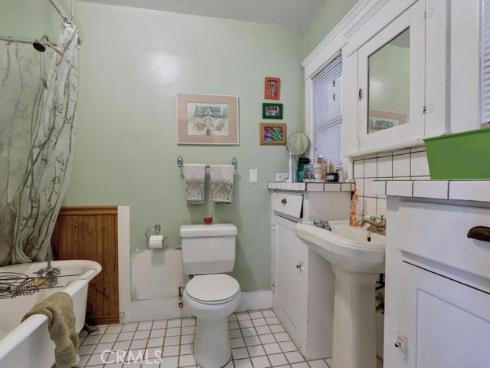 135  El Camino Real  , Tustin, CA