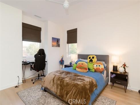 279  Barnes  , Tustin, CA