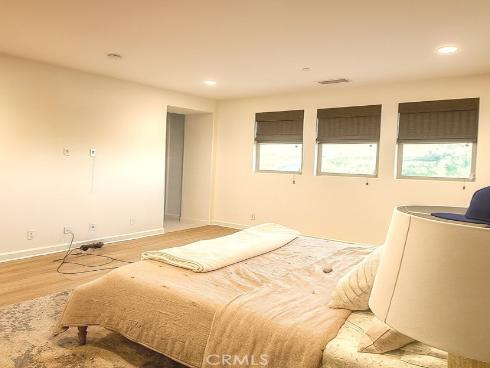 279  Barnes  , Tustin, CA