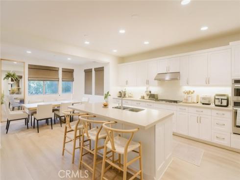 279  Barnes  , Tustin, CA